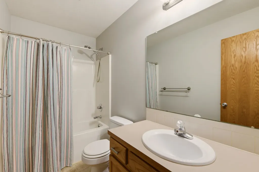 544 E 6th Avenue Cheney KS 67025