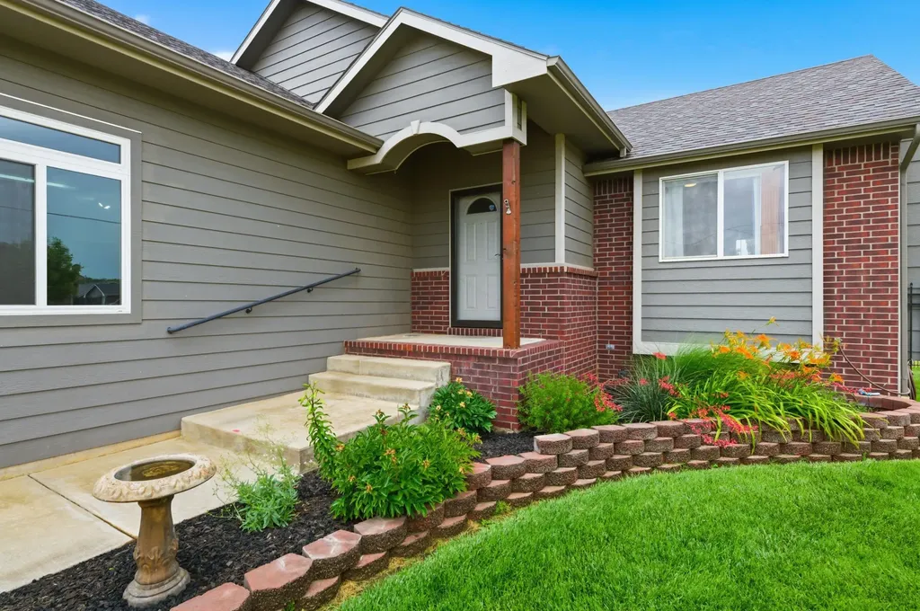 544 E 6th Avenue Cheney KS 67025