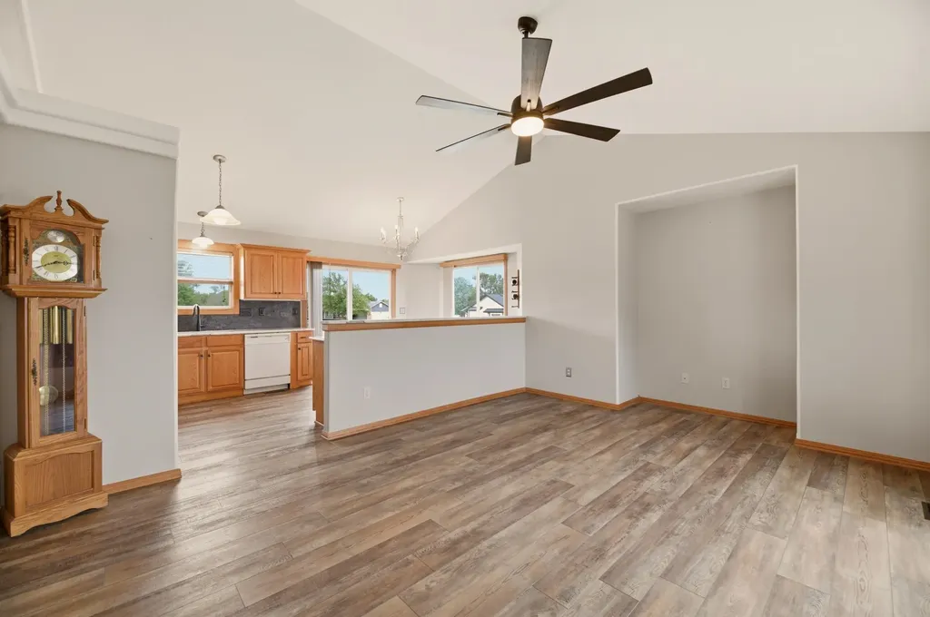544 E 6th Avenue Cheney KS 67025