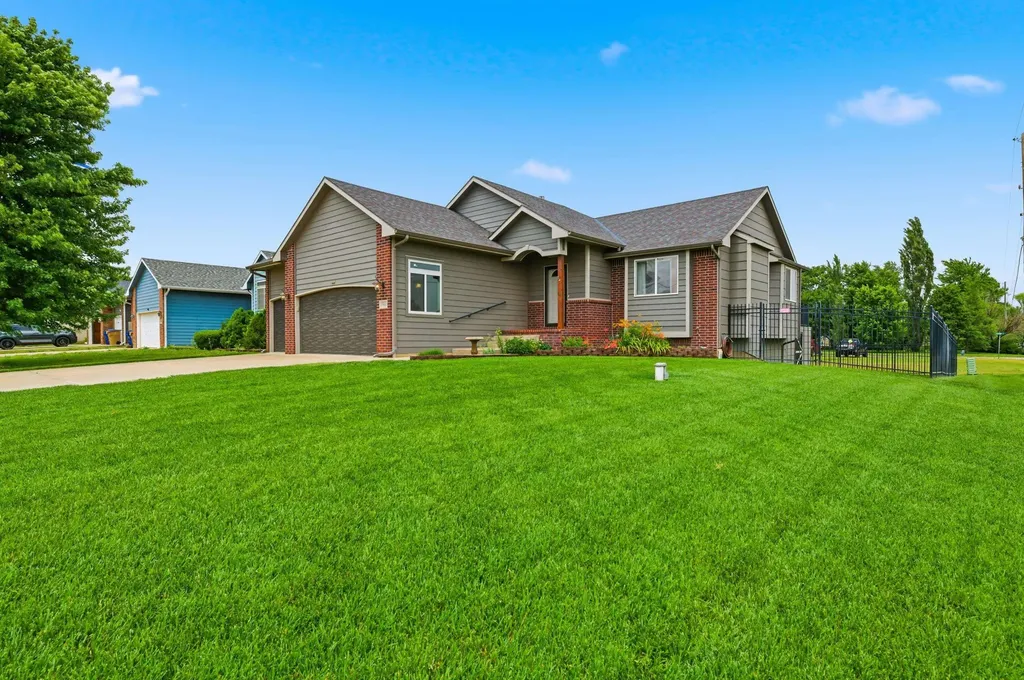 544 E 6th Avenue Cheney KS 67025