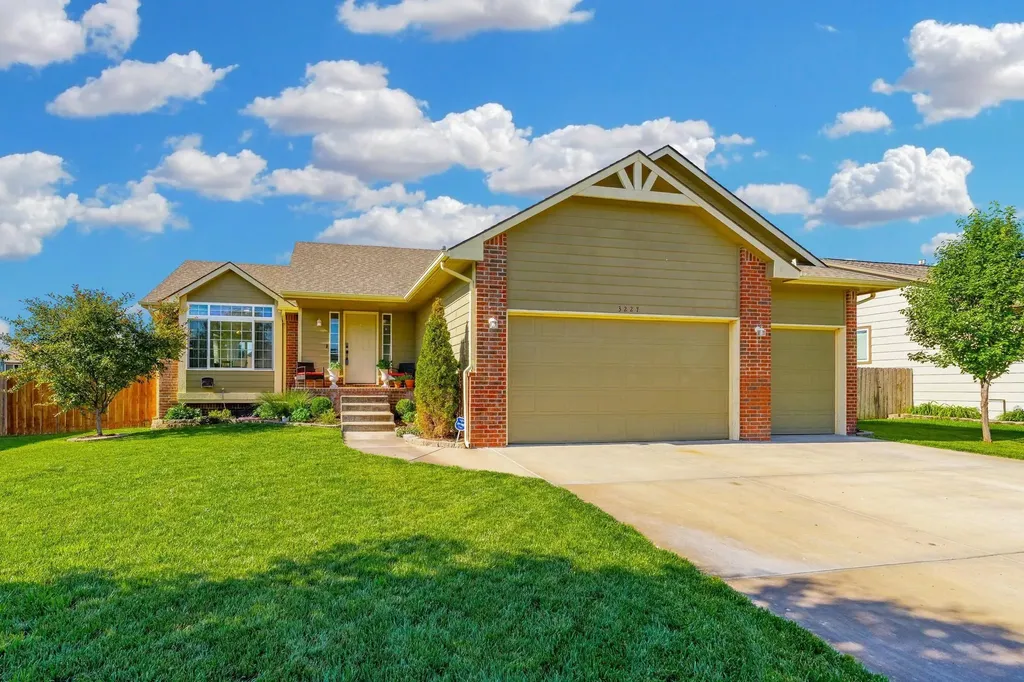 3227 S Blue Lake Court Wichita KS 67215