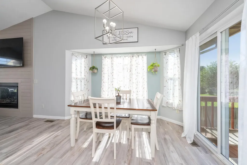 3227 S Blue Lake Court Wichita KS 67215