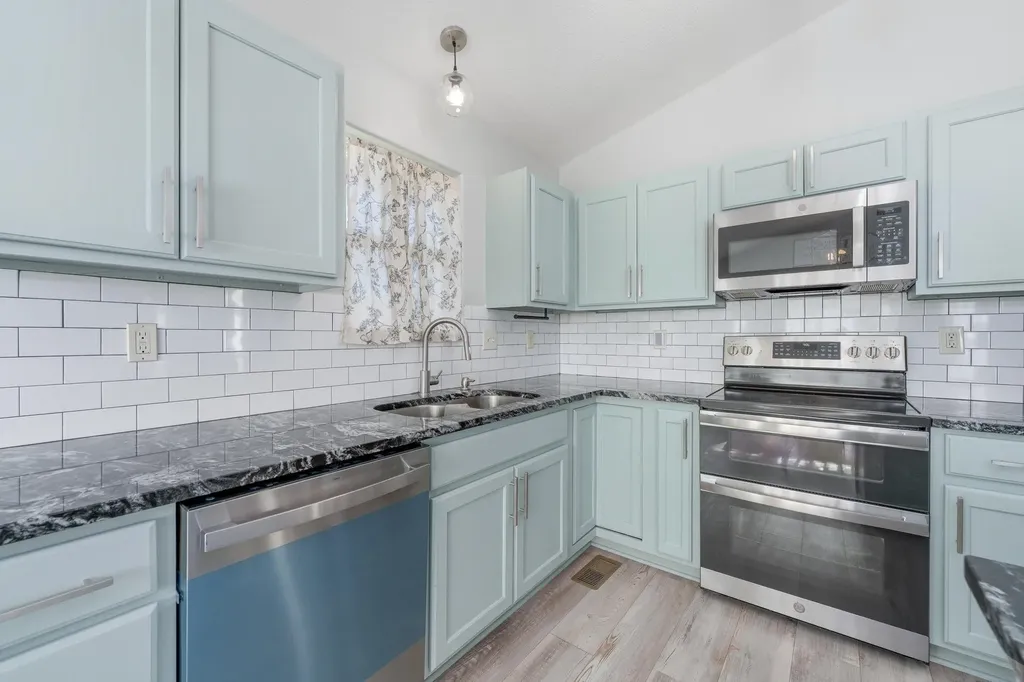 3227 S Blue Lake Court Wichita KS 67215