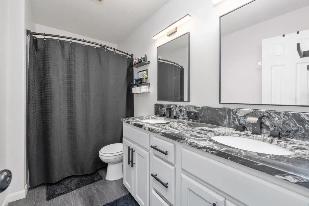 3227 S Blue Lake Court Wichita KS 67215