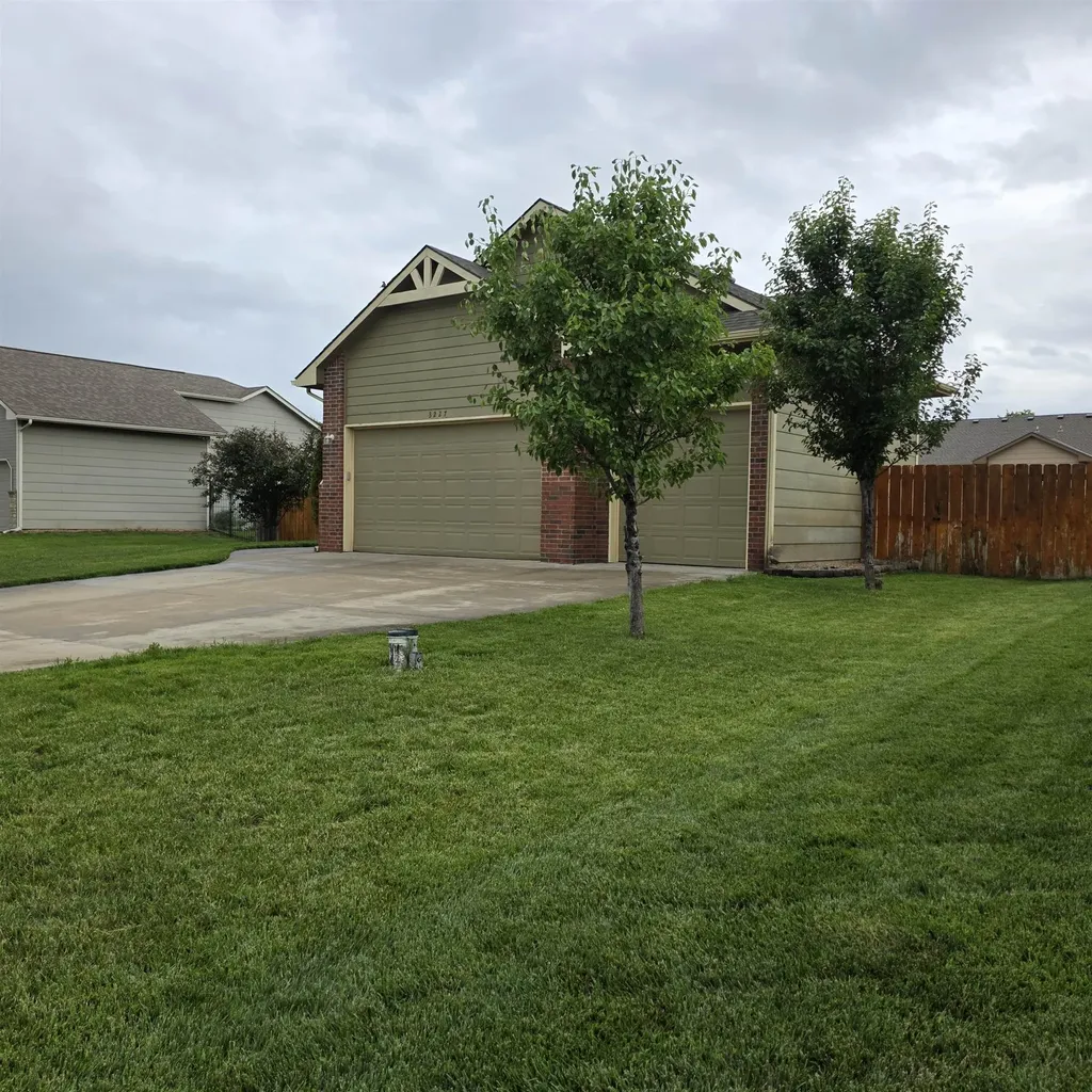 3227 S Blue Lake Court Wichita KS 67215