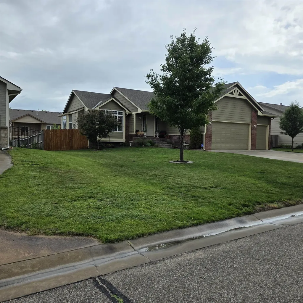 3227 S Blue Lake Court Wichita KS 67215