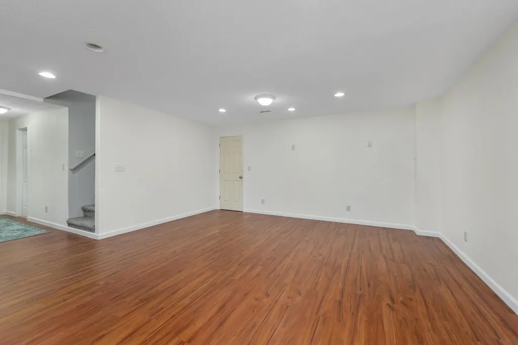 3227 S Blue Lake Court Wichita KS 67215