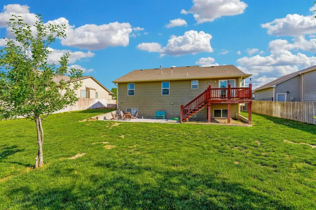 3227 S Blue Lake Court Wichita KS 67215