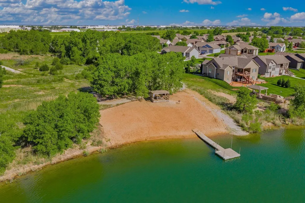 3227 S Blue Lake Court Wichita KS 67215