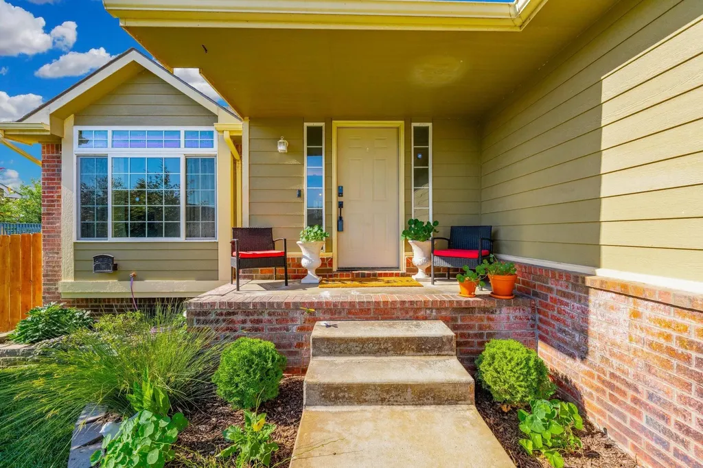3227 S Blue Lake Court Wichita KS 67215