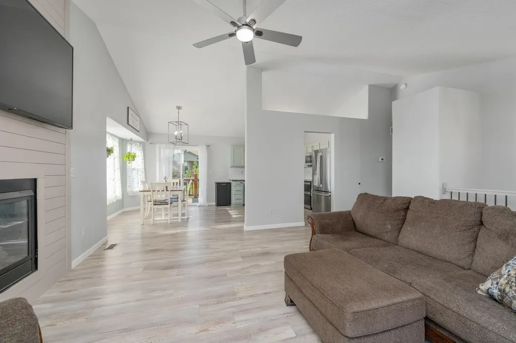 3227 S Blue Lake Court Wichita KS 67215