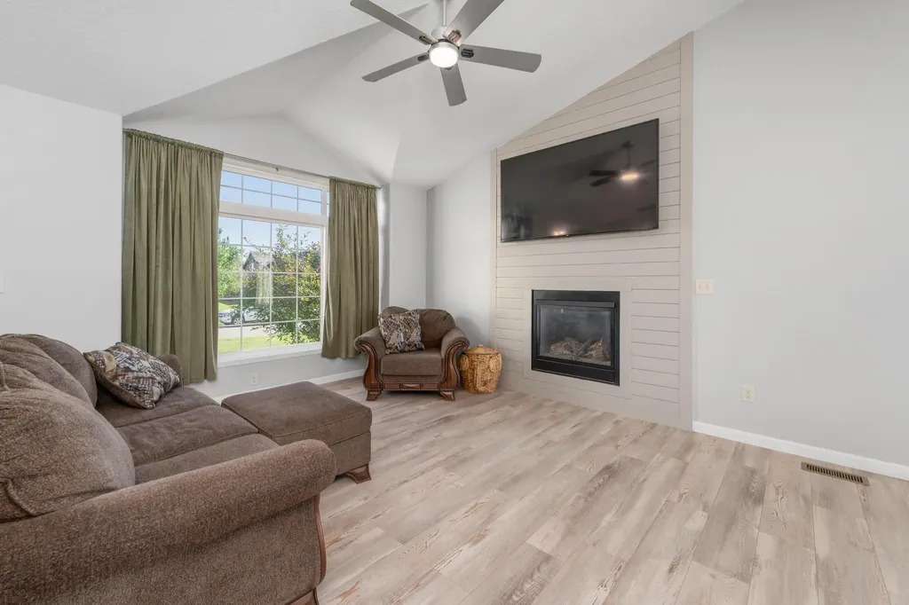 3227 S Blue Lake Court Wichita KS 67215