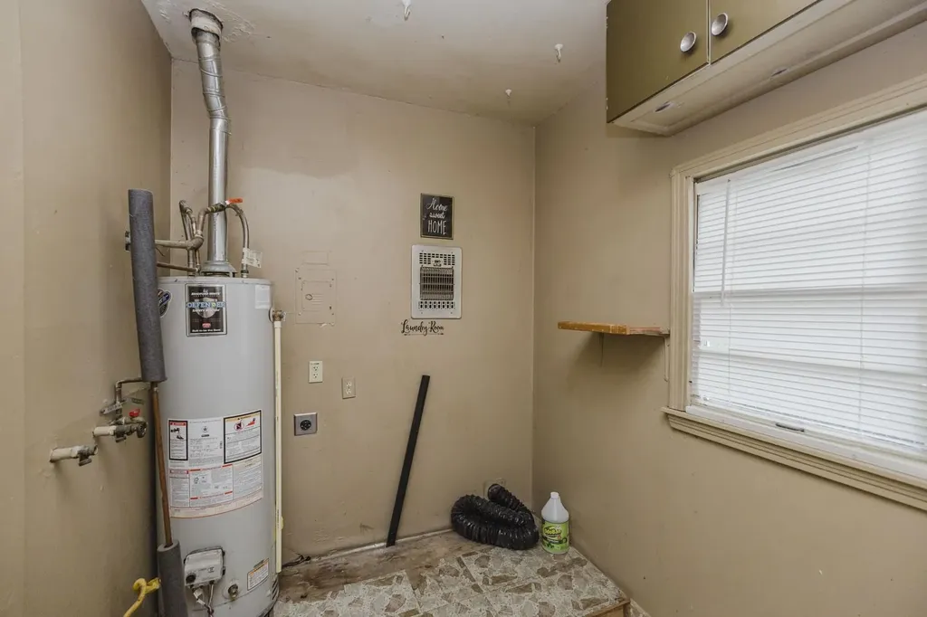 2215 S Green Wichita KS 67211