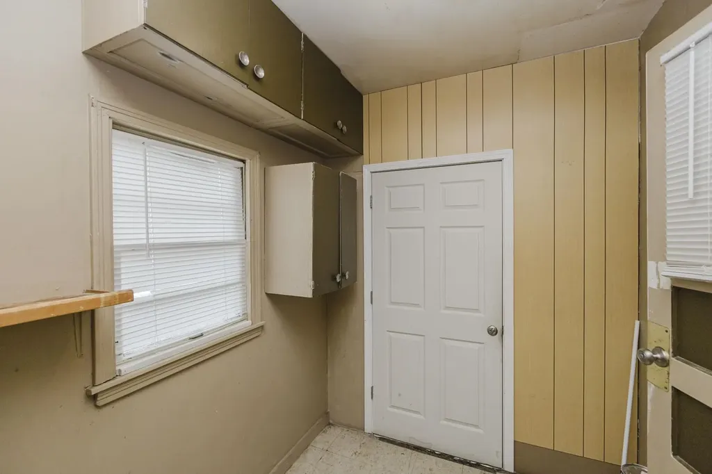 2215 S Green Wichita KS 67211