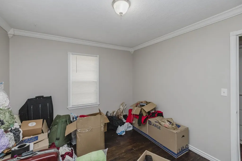 2215 S Green Wichita KS 67211