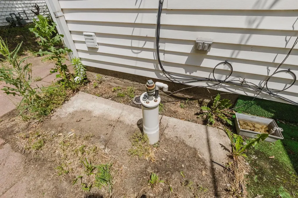 2215 S Green Wichita KS 67211