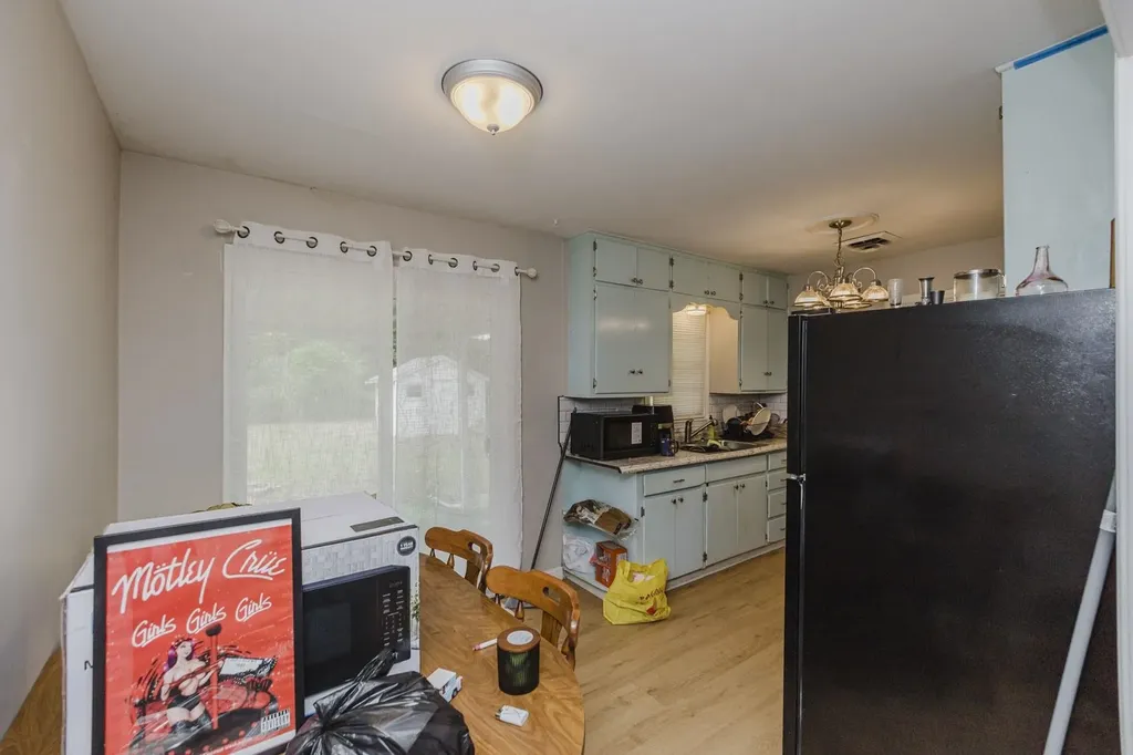 2215 S Green Wichita KS 67211