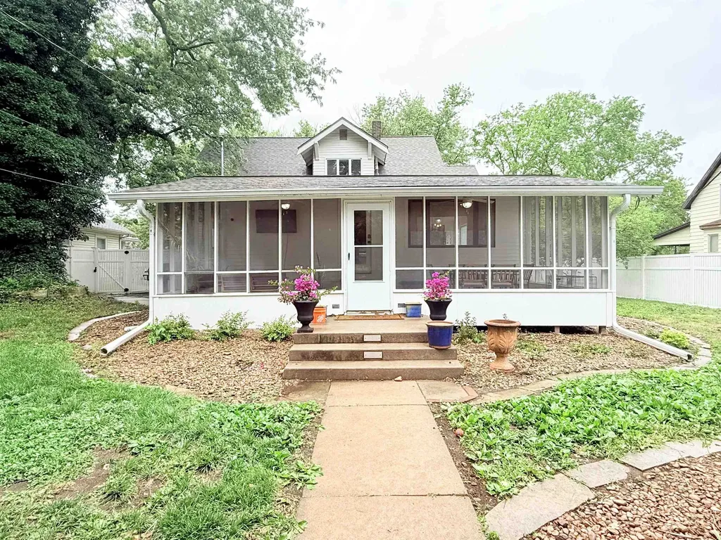 324 Locust Marion KS 66861
