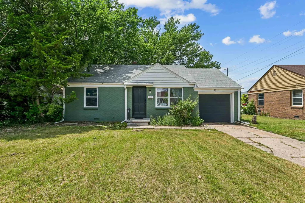 1711 N Belmont Avenue Wichita KS 67208-2114