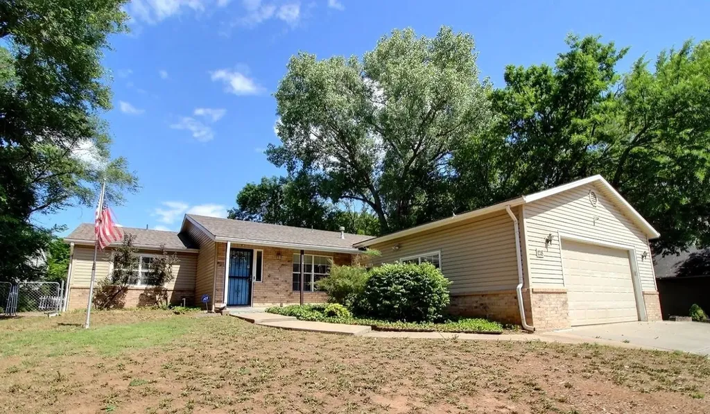 1218 N Wild Turkey Drive Derby KS 67037