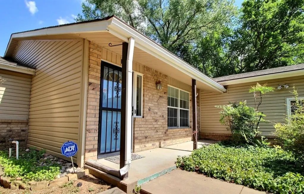 1218 N Wild Turkey Drive Derby KS 67037