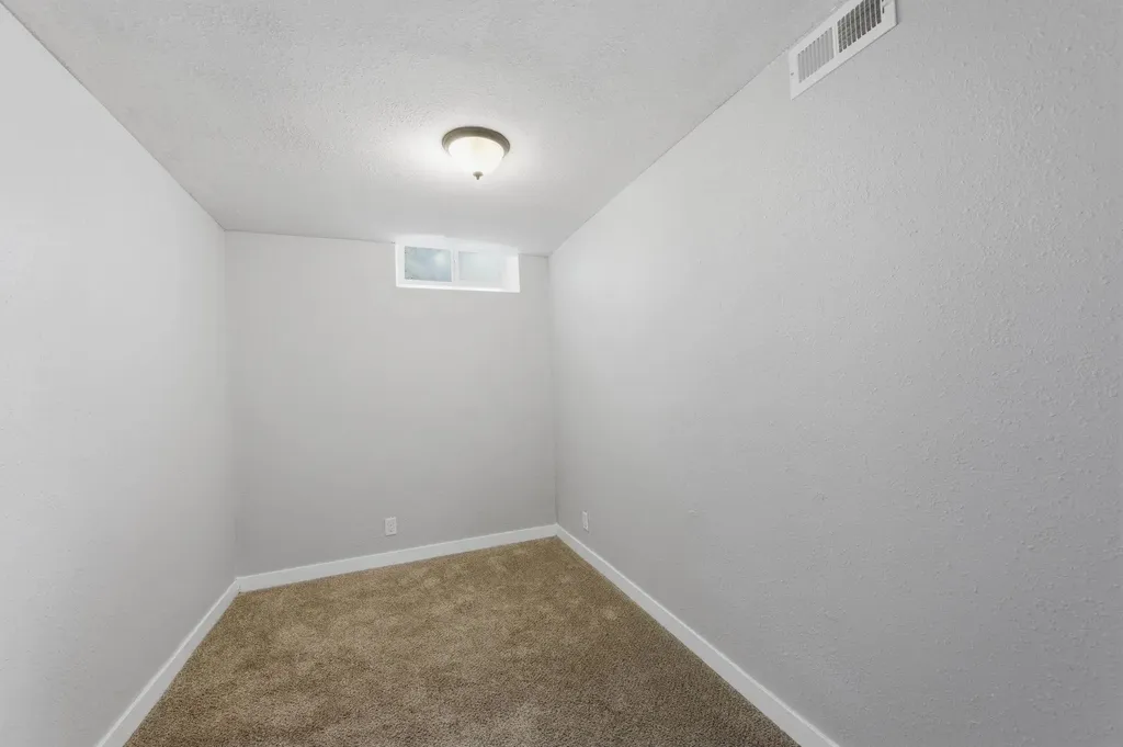 2307 E Shadybrook Lane Wichita KS 67214