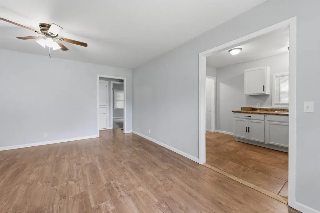 2307 E Shadybrook Lane Wichita KS 67214