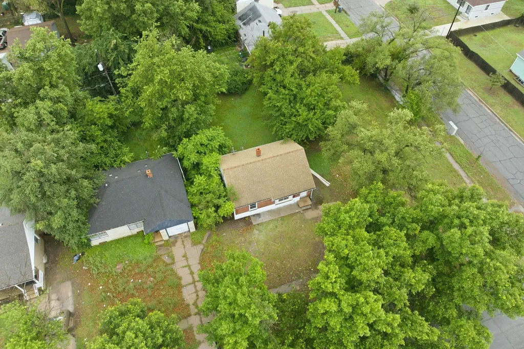2307 E Shadybrook Lane Wichita KS 67214