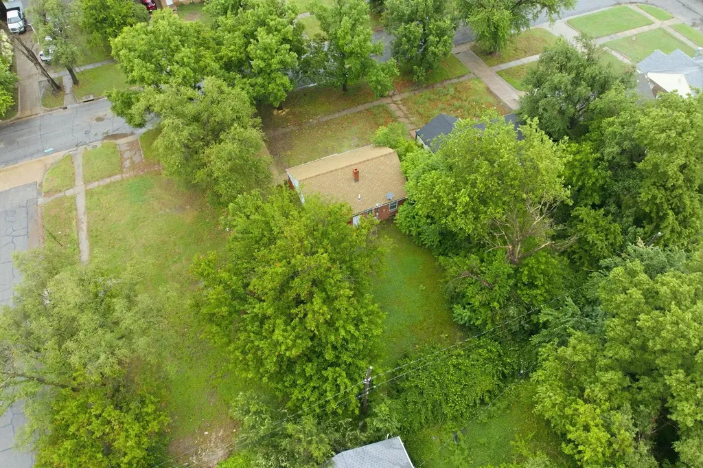 2307 E Shadybrook Lane Wichita KS 67214