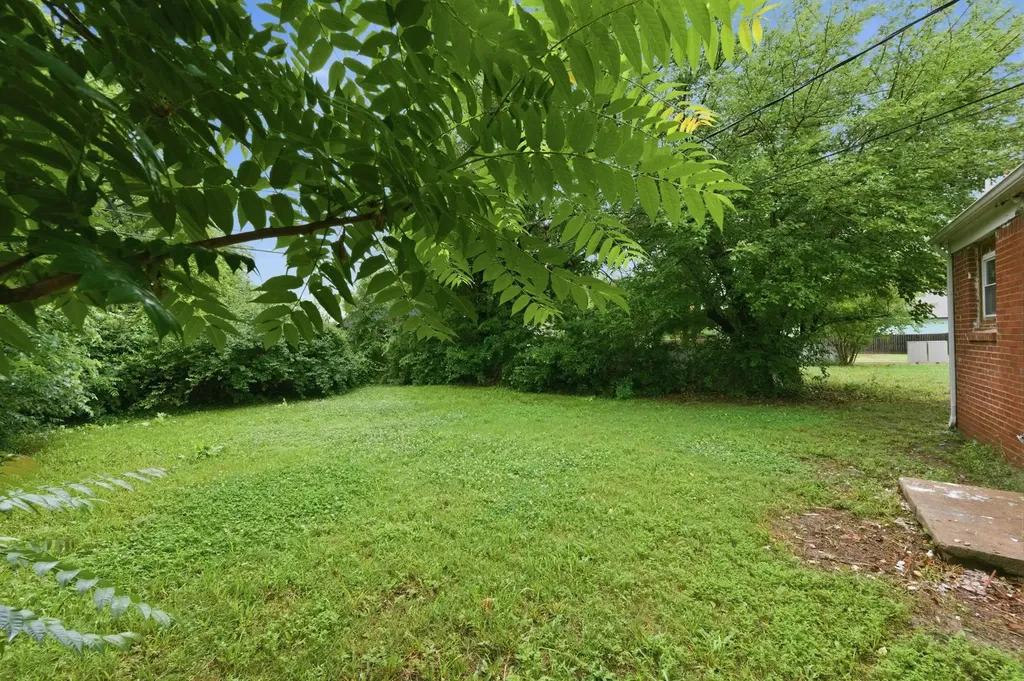 2307 E Shadybrook Lane Wichita KS 67214