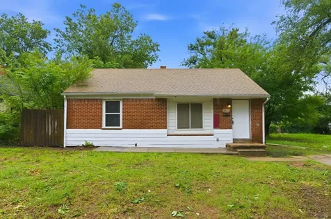 2307 E Shadybrook Lane Wichita KS 67214