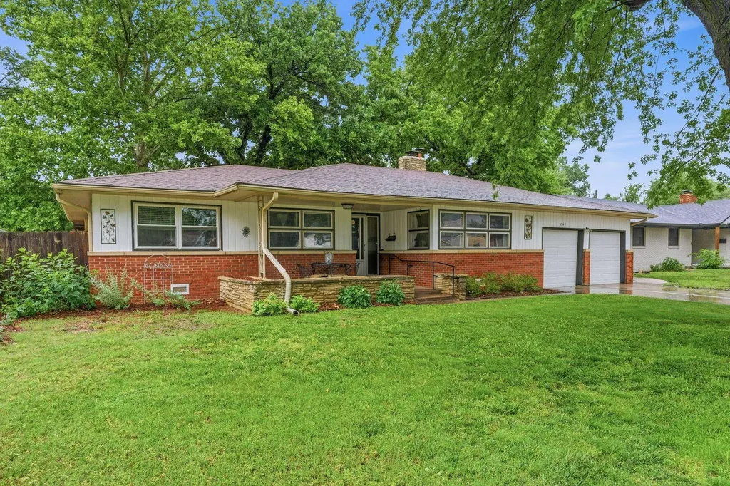 1149 N Old Manor Wichita KS 67208
