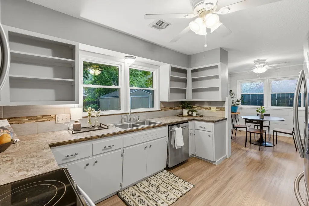 1149 N Old Manor Wichita KS 67208