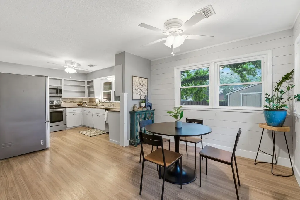 1149 N Old Manor Wichita KS 67208