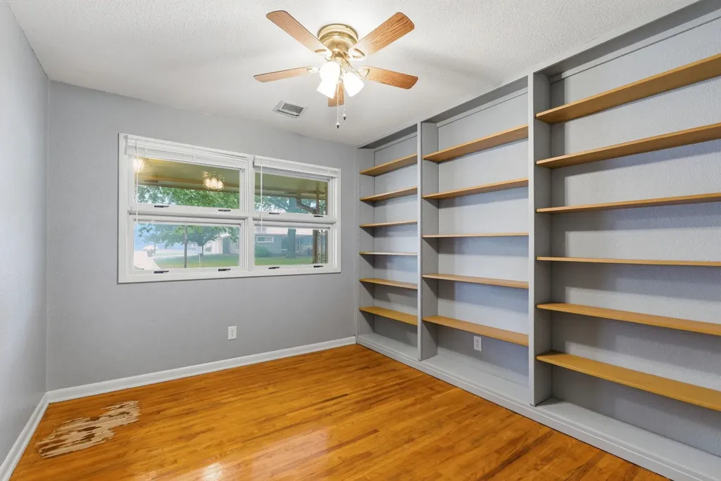 1149 N Old Manor Wichita KS 67208