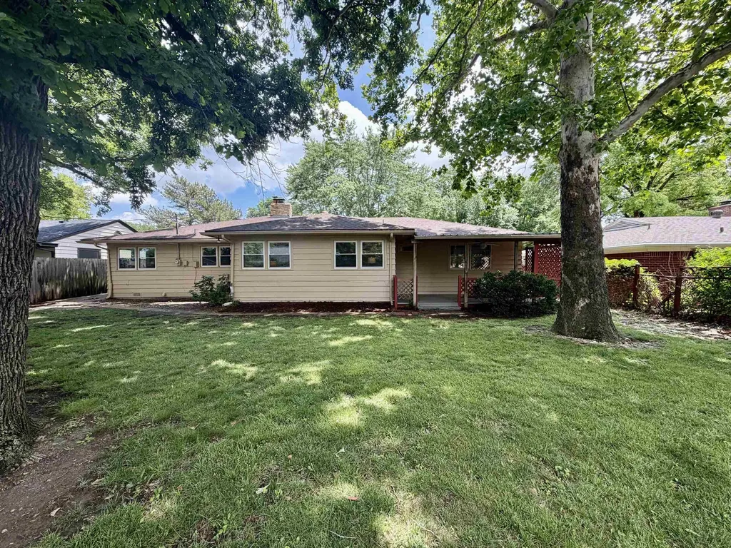 1149 N Old Manor Wichita KS 67208