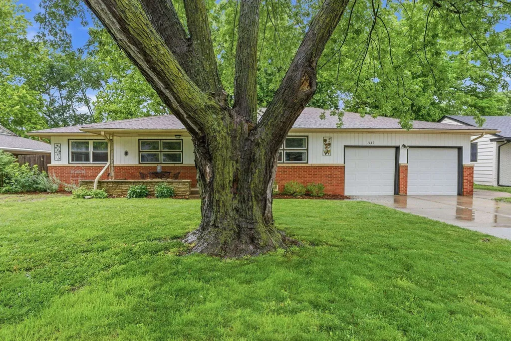 1149 N Old Manor Wichita KS 67208