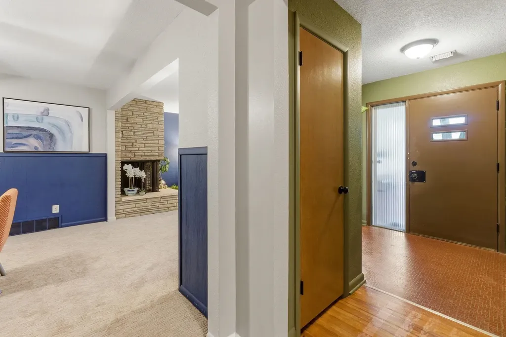 1149 N Old Manor Wichita KS 67208