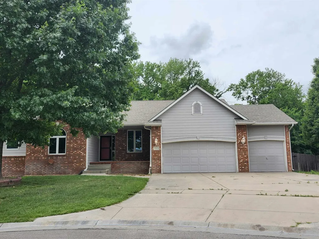 2211 S Glenhurst Court Andover KS 67002