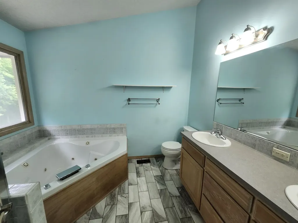 2211 S Glenhurst Court Andover KS 67002