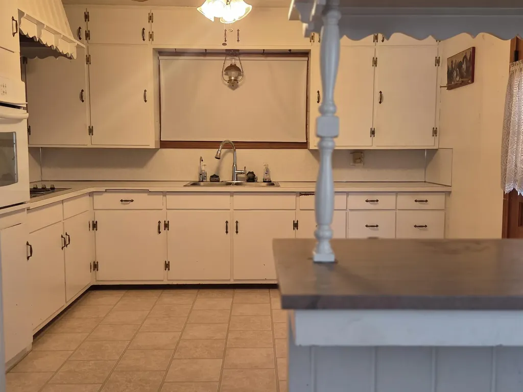 402 N Circle Drive Wellington KS 67152