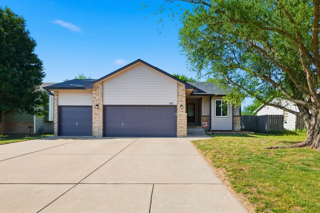 913 W 50th Street S Wichita KS 67217