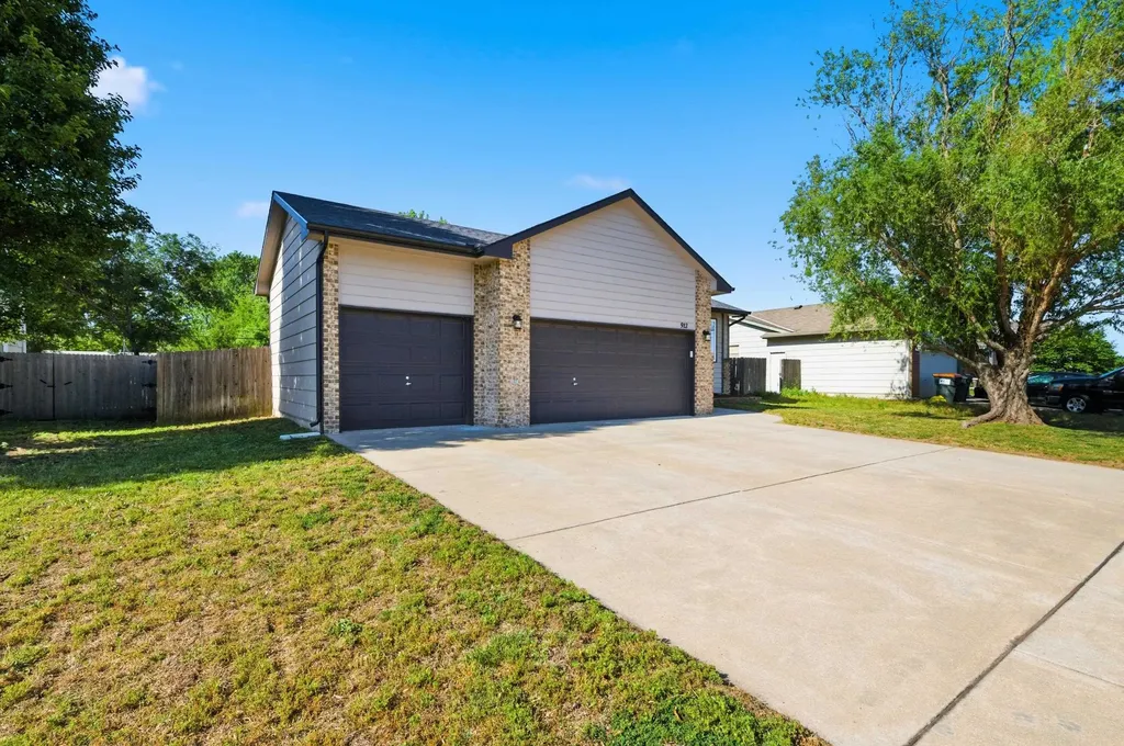 913 W 50th Street S Wichita KS 67217