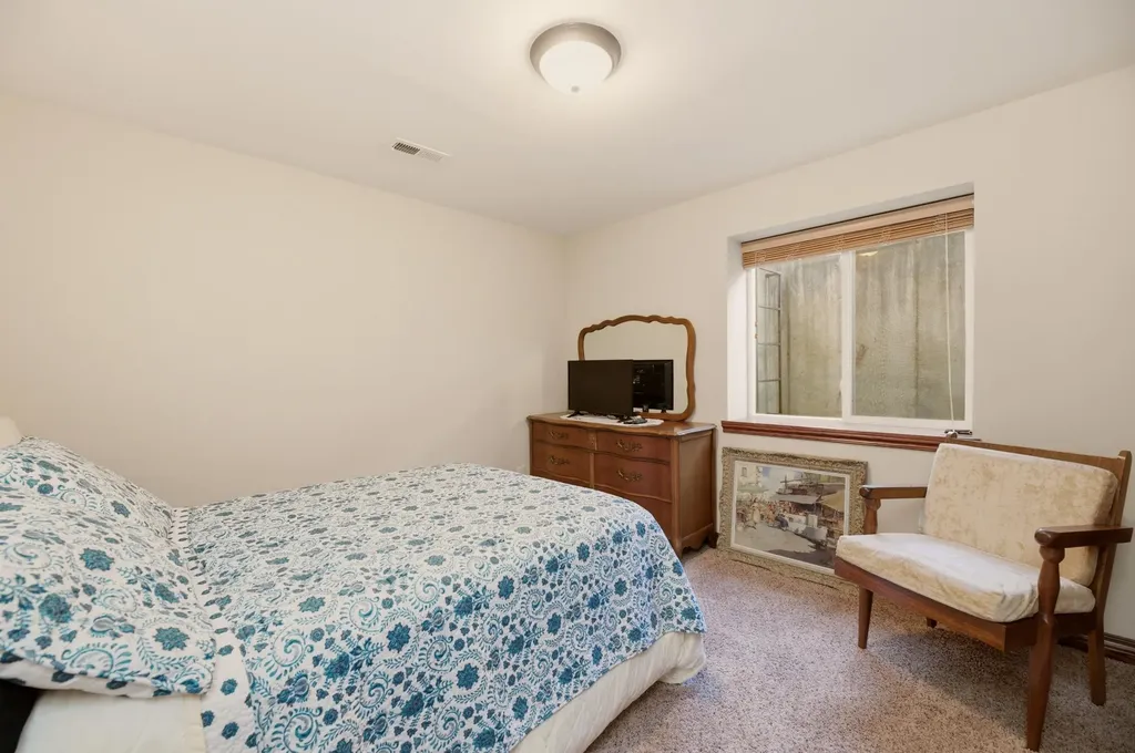 913 W 50th Street S Wichita KS 67217