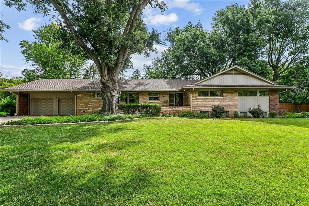 346 N Fairway Avenue Wichita KS 67212
