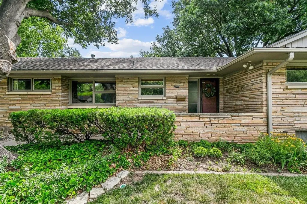 346 N Fairway Avenue Wichita KS 67212