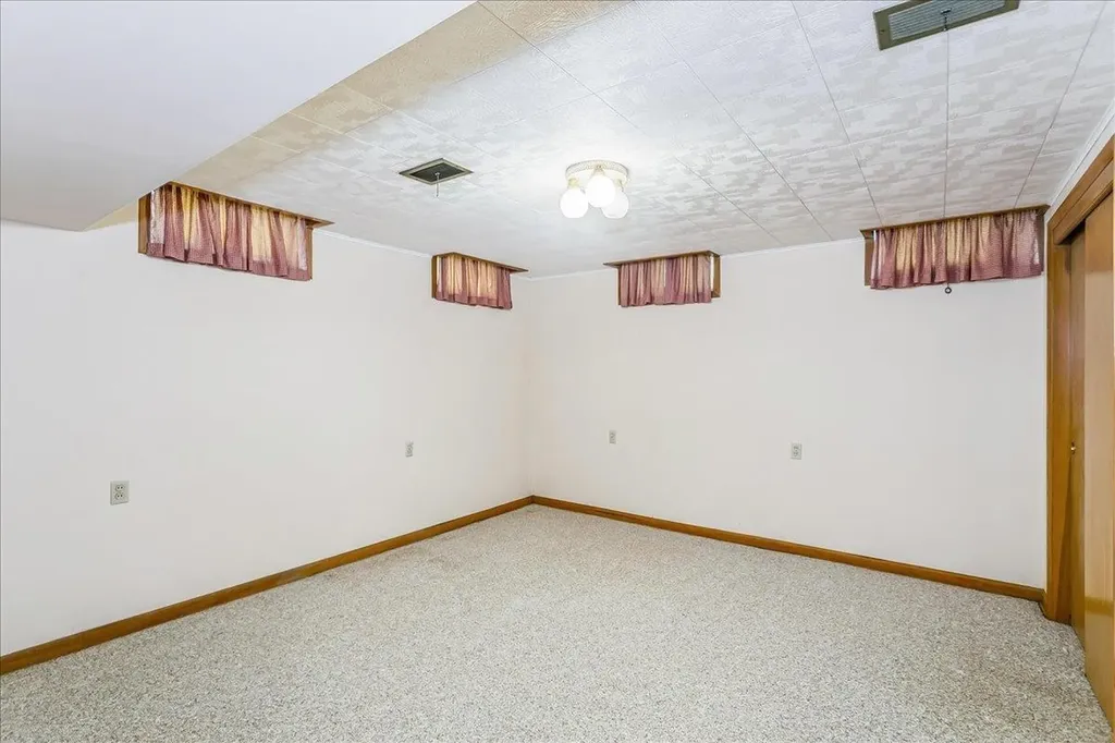 346 N Fairway Avenue Wichita KS 67212