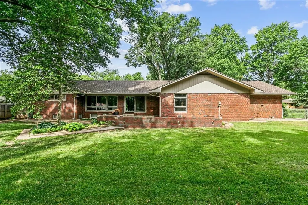 346 N Fairway Avenue Wichita KS 67212
