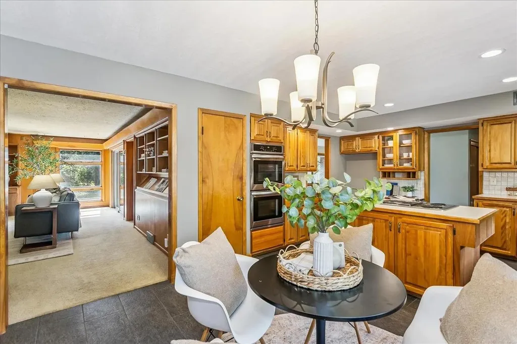 346 N Fairway Avenue Wichita KS 67212