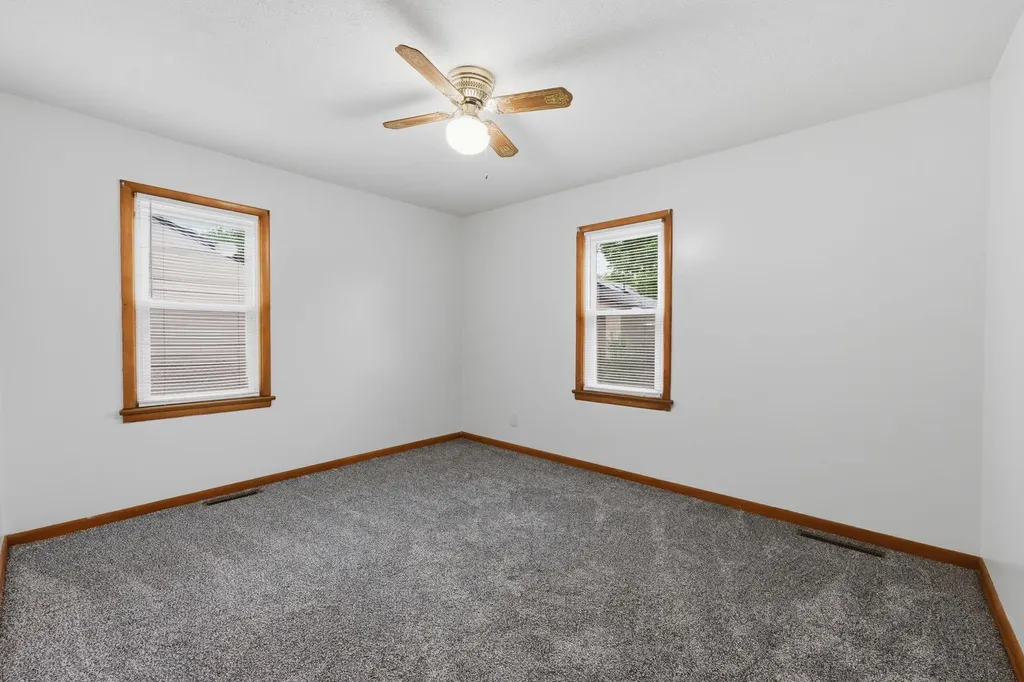 127 S Wire Haysville KS 67060